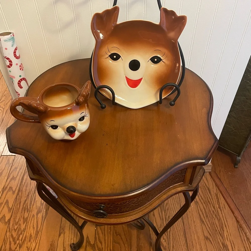Cheeky Reindeer‎ Retro style Plate & Mug